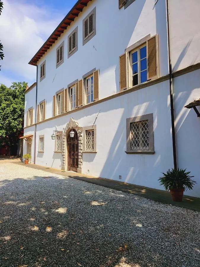 La Villa Apartments: Convenient Sardinia & Corsica Base Livorno 0*,  Italy