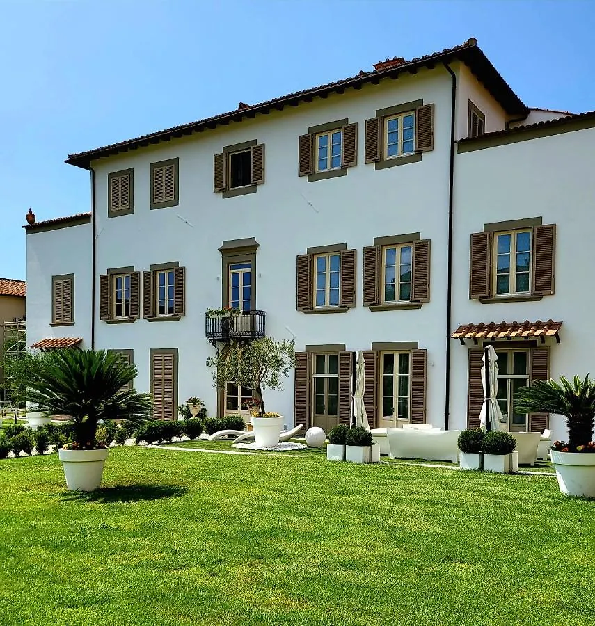 Apartment La Villa Apartments: Convenient Sardinia & Corsica Base Livorno