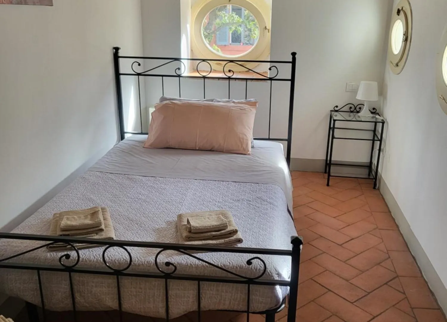 La Villa Apartments: Convenient Sardinia & Corsica Base Livorno Italy